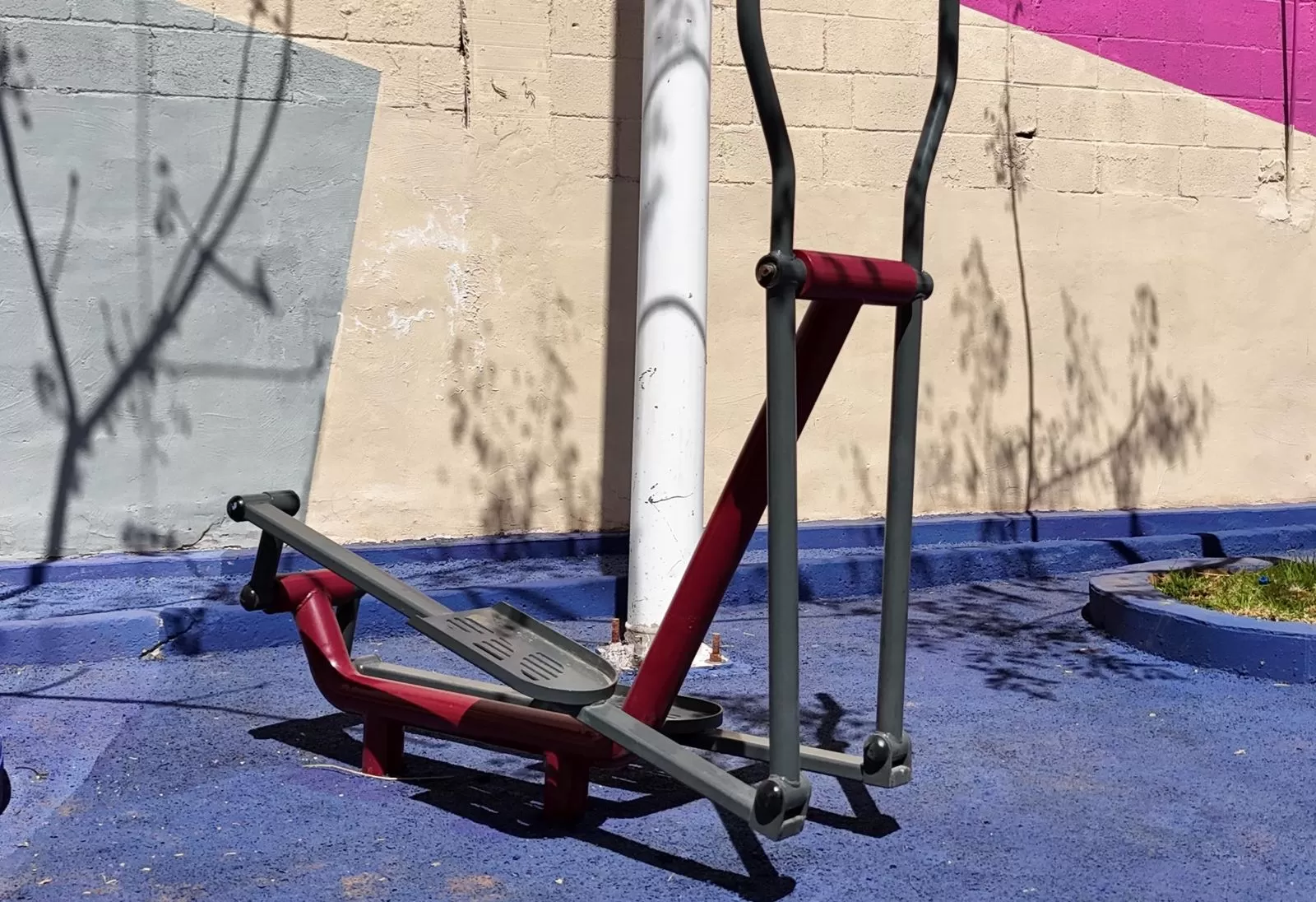 APARATOS DE GIMNASIO AL AIRE LIBRE